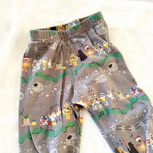 Hanna Andersson gray Christmas holiday Star Wars print pajama pants size 5